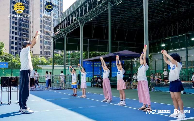 乐鱼体育-大湾区青少年网球培训广州黄埔站劳动节启营
